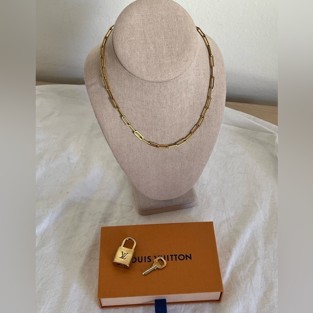 Louis Vuitton Lock & Key #320 16” Unbranded GF Necklace - Picture 4 of 14